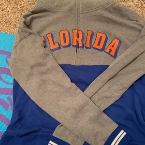 Gator pullover